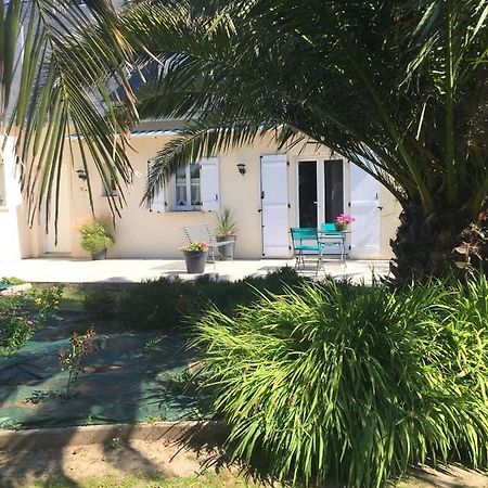Cote Jardin Des Charmilles Bed & Breakfast Quettehou Екстериор снимка