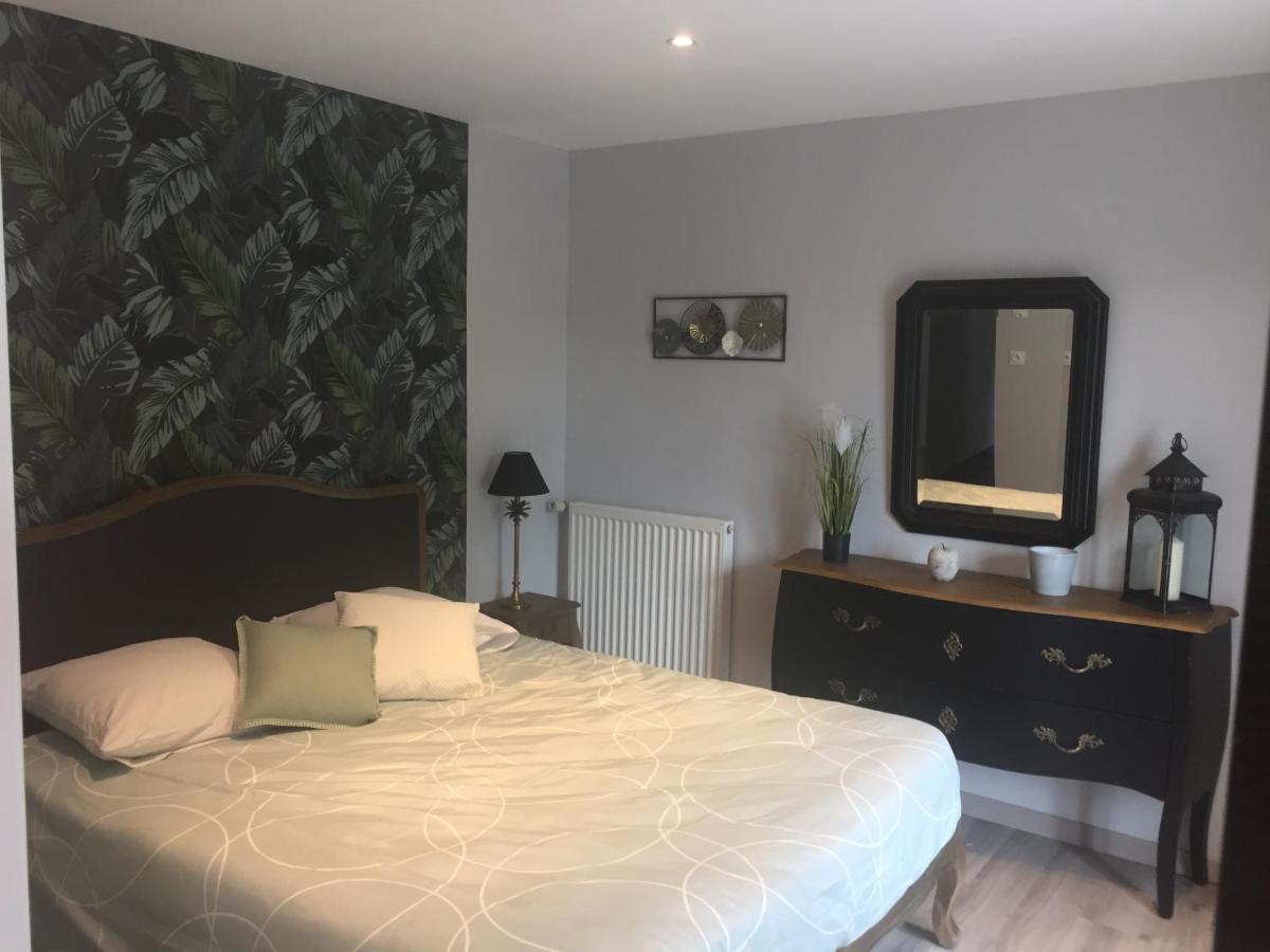 Cote Jardin Des Charmilles Bed & Breakfast Quettehou Екстериор снимка