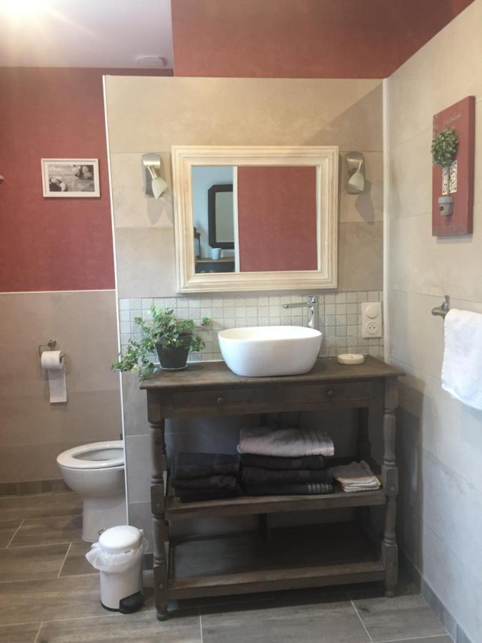 Cote Jardin Des Charmilles Bed & Breakfast Quettehou Екстериор снимка
