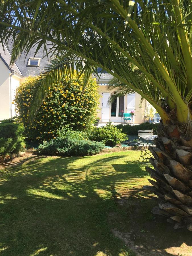 Cote Jardin Des Charmilles Bed & Breakfast Quettehou Екстериор снимка