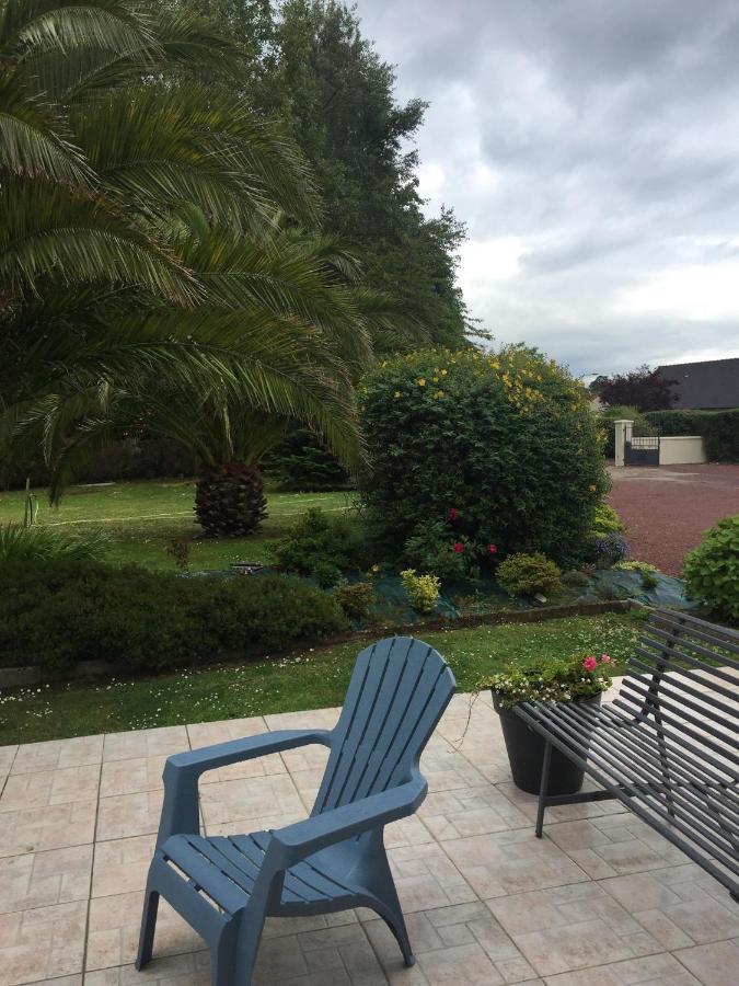 Cote Jardin Des Charmilles Bed & Breakfast Quettehou Екстериор снимка